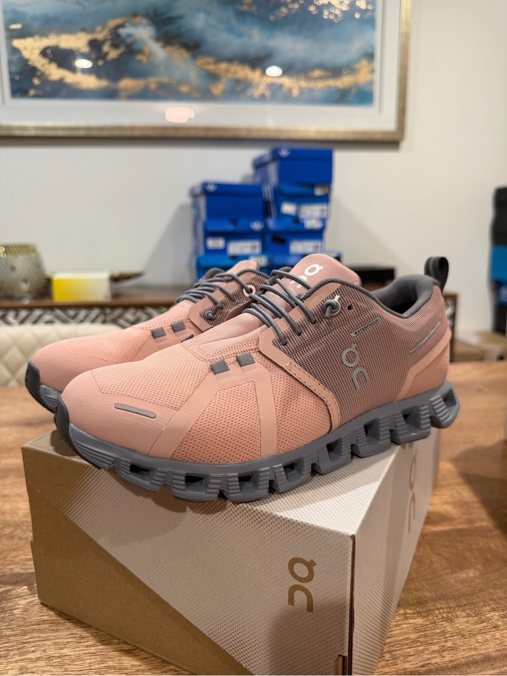 On Cloud 5 WP Sneakers Rose/Fossil W6/Y7.5 BNIB MSRP 200$